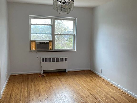 4th image of 6953 Murray Ave #4