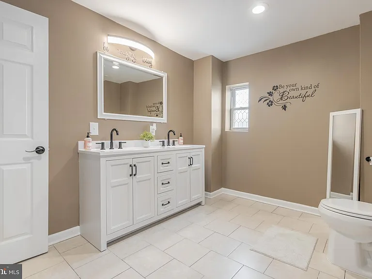 1235 N Bond St — Photo 13
