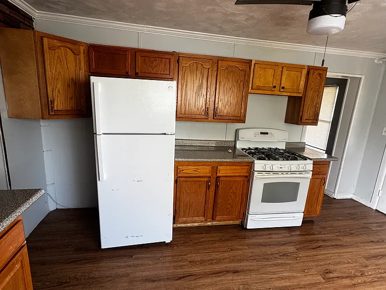 129 Clover St #1 — Photo 2