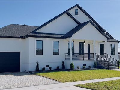 2821 Charles Dr, Chalmette, LA, 70043
