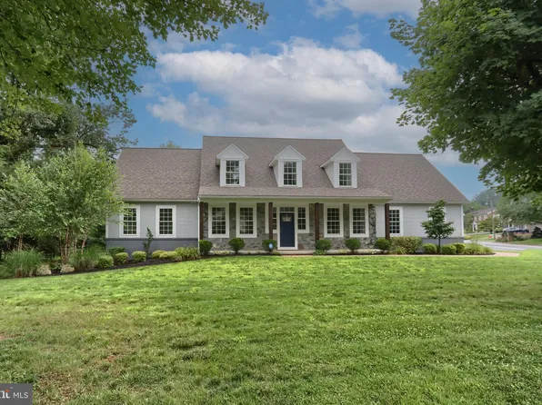 595 Sand Hill Rd, Hershey, PA 17033