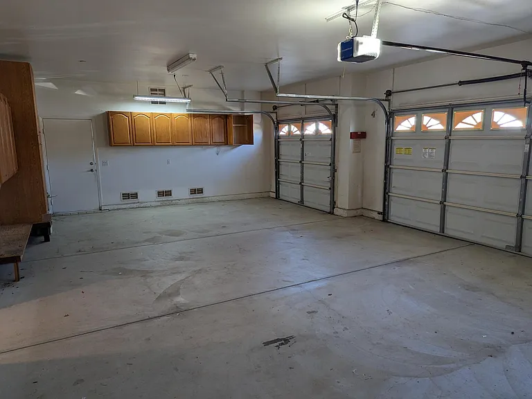301 Roosevelt Ave — Photo 14
