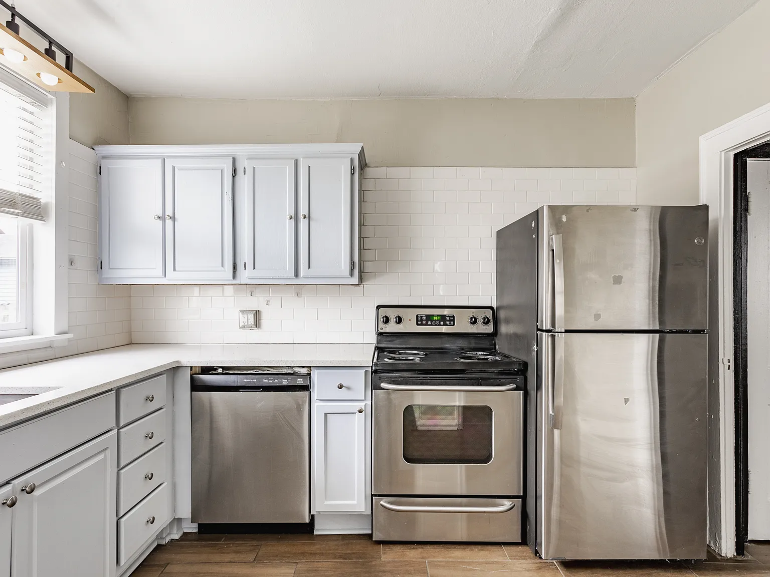 3 bed, 1.5 bath, 1154 sqft, $1,650 — Photo 3