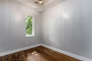 Rented by Rennit Inc.