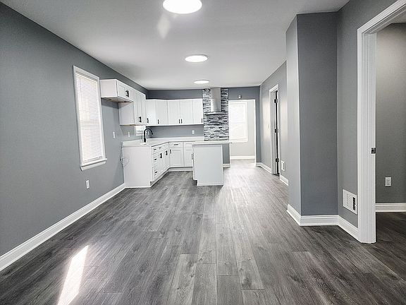 5th image of 3362 Virginia St