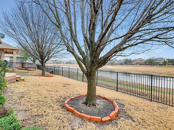 4th image of 766 Bent Wood Pl