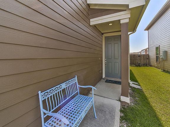 3rd image of 19320 Tinway Ct