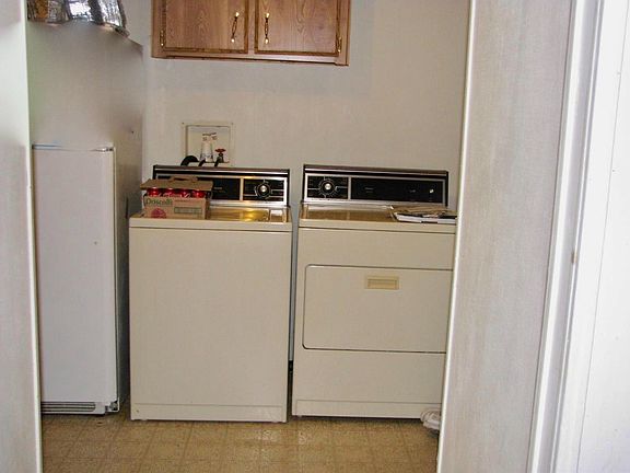 5th image of 2927 N Beale Rd