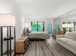 1060 Pennsylvania Ave APT 4, Miami Beach, FL 33139