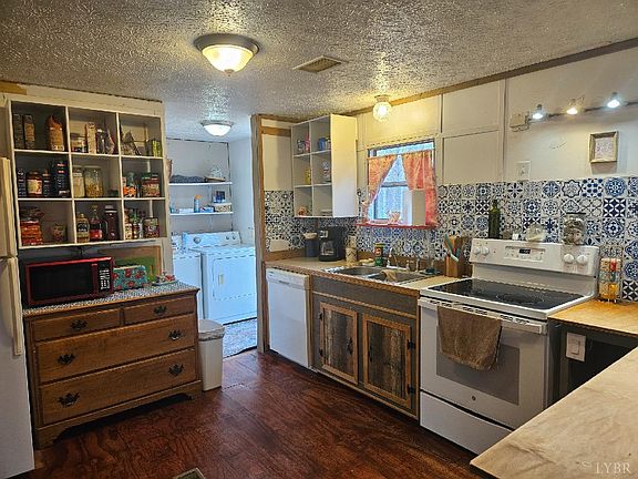 4th image of 413 Plum Branch Rd