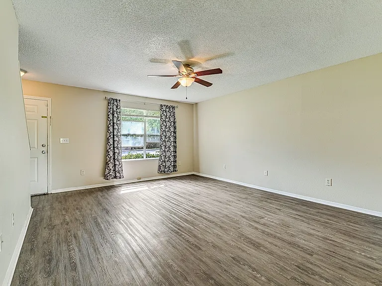 Springwood Townhomes — Photo 22