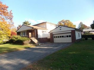 46 Crowningshield Rd, Worcester, MA 01604