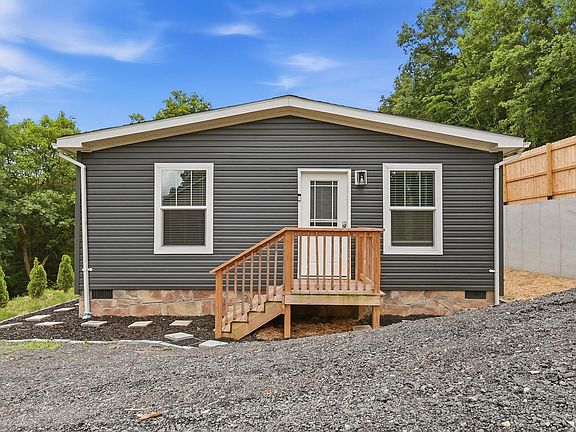 4th image of 77 Plum Ln