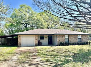 2750 N Post Oak Ln, Reno, TX 75462