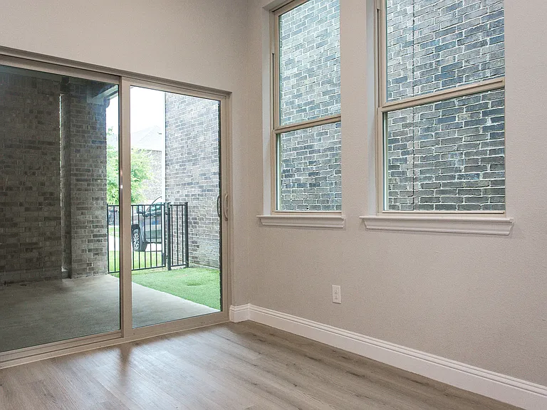7504 Palisades Dr — Photo 10