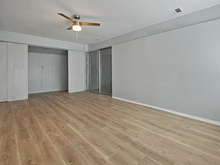 2321 E Mossman Ave — Photo 13