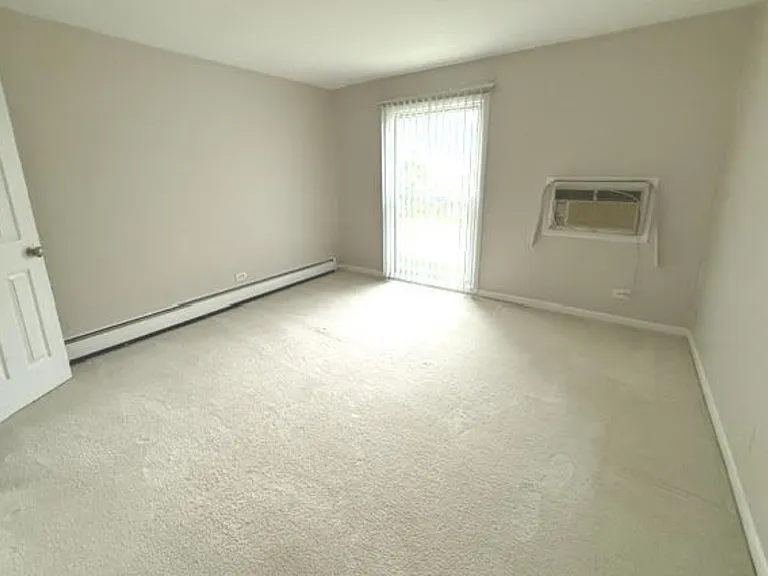 330 N Carter St #203 — Photo 7