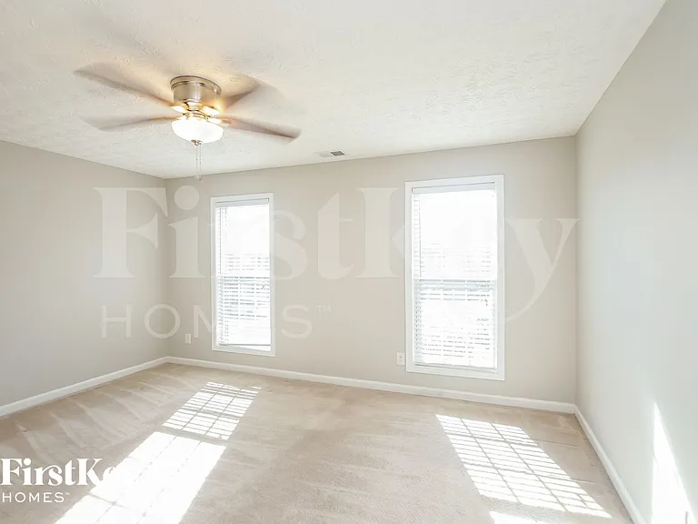 304 Hickory Creek Ln — Photo 8