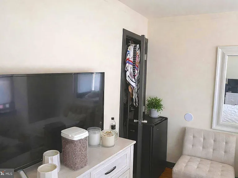 1829 N Bouvier St #B — Photo 15