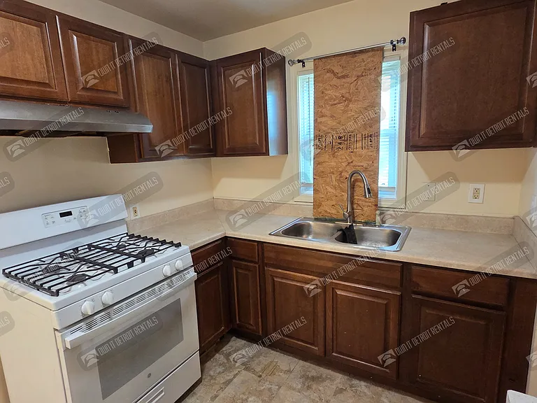 15887 Muirland St — Photo 16