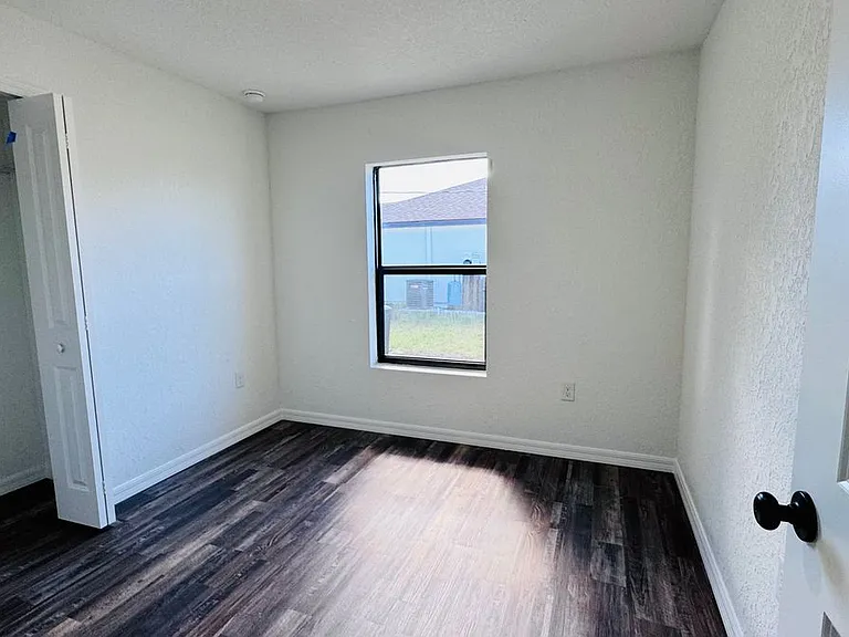242 Organ St — Photo 18