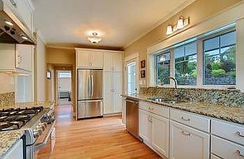 4th image of 6533 Seward Park Ave S