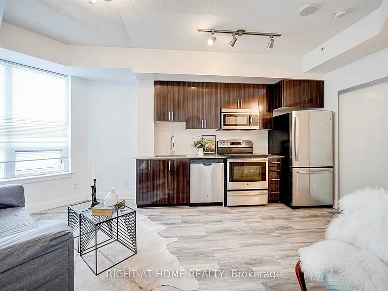 7171 Yonge St #511 — Photo 8