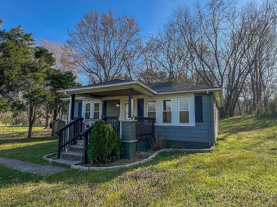 1st image of 899 Potters Ln