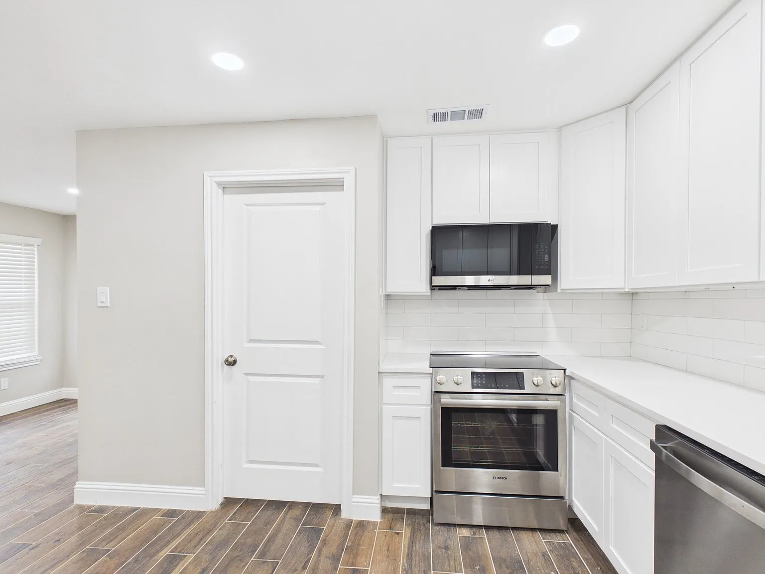 3 bed, 2.5 bath, 1980 sqft, $2,200 — Photo 4