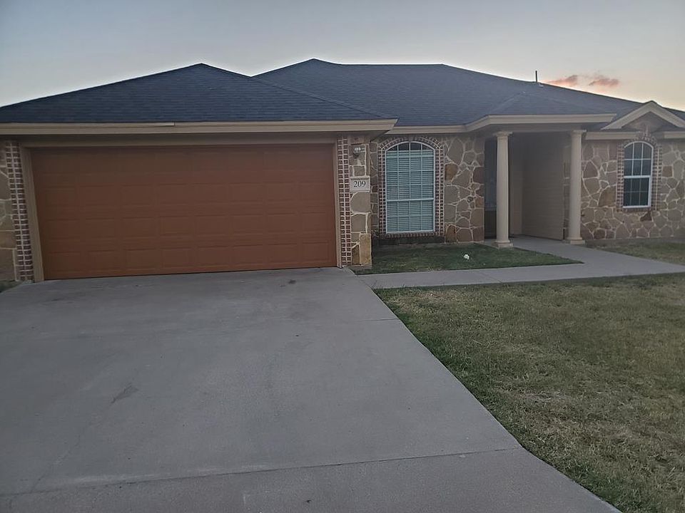 1st image of 209 Norwood Dr