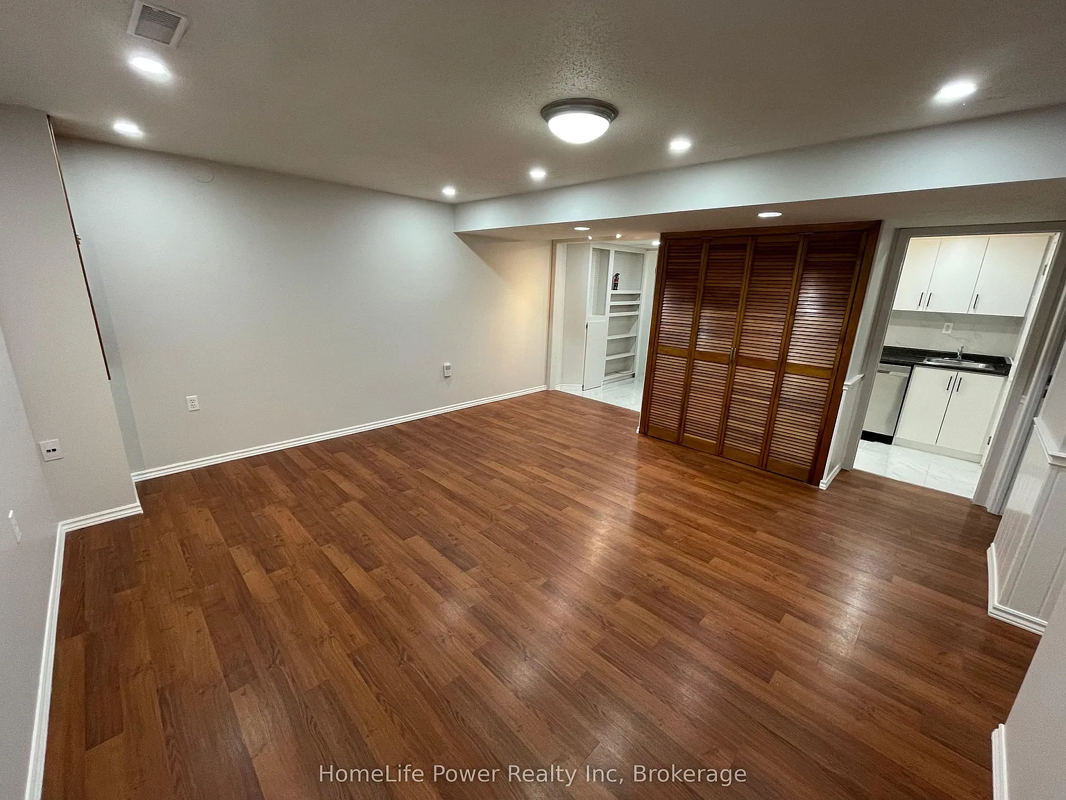 3 bed, $1,865 — Photo 4