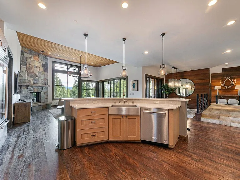 8615 Huntington Ct — Photo 13