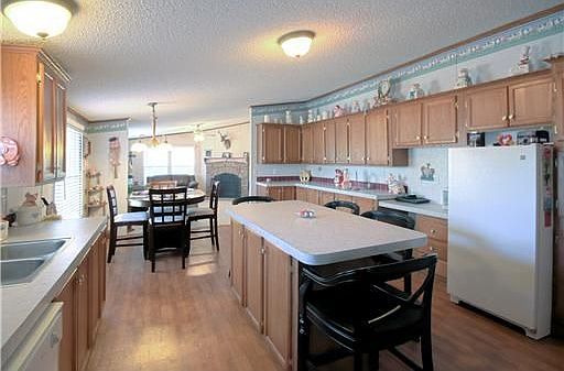 4th image of 1927 Deer Park Dr