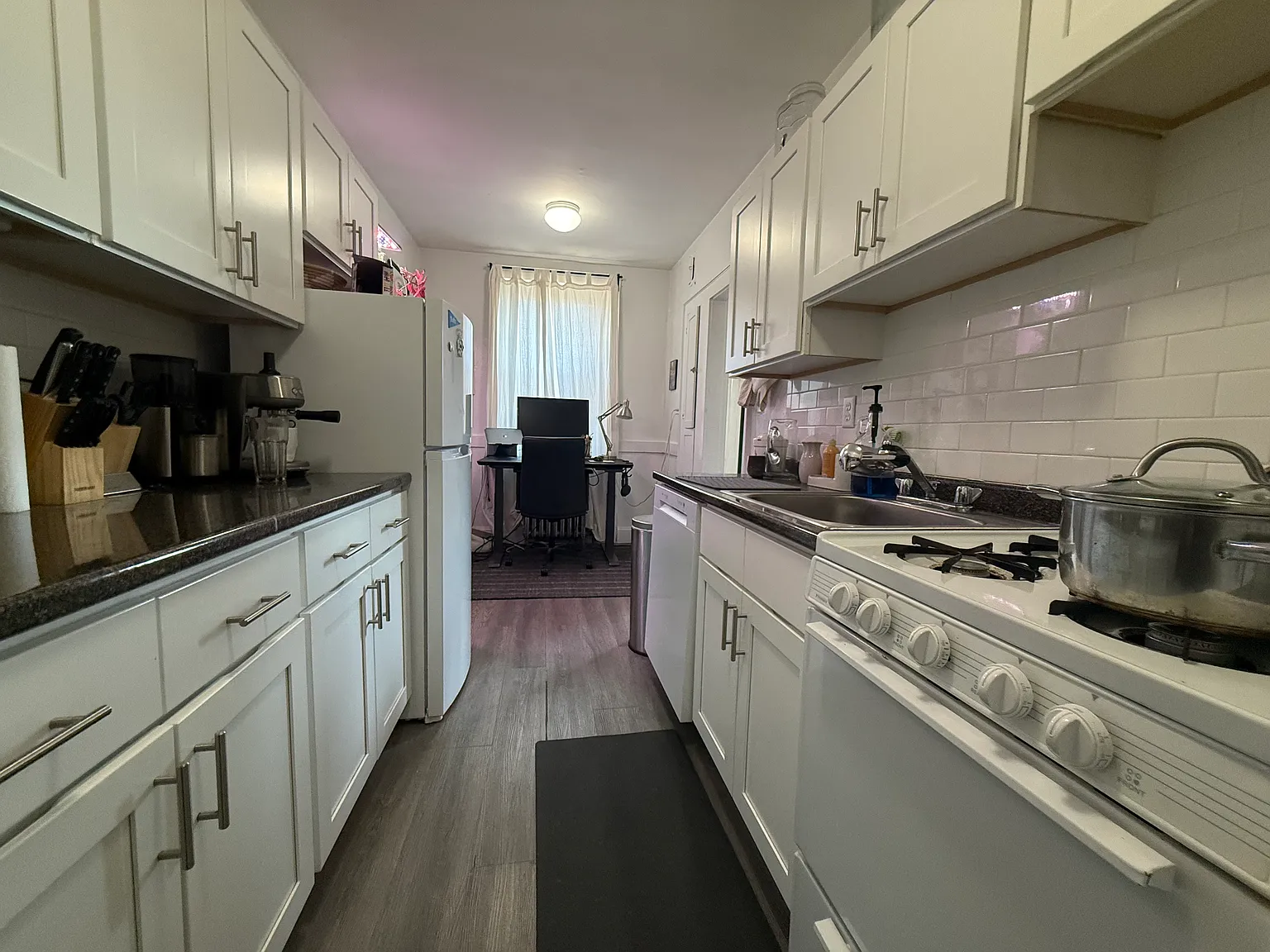 1 bed, 1.0 bath, $2,425 — Photo 3