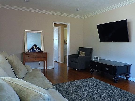 4th image of 9434 Houghton Ave