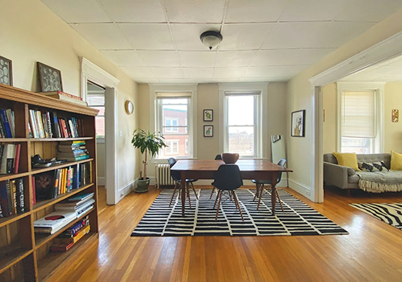 Avl 9/1 Charming 1BR in downtown Salem, updated kitchen! — Photo 1