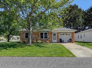 32 Abbey Road, Brick, NJ 08723