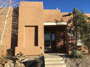 32 Sobradora Dr, Santa Fe, NM 87508