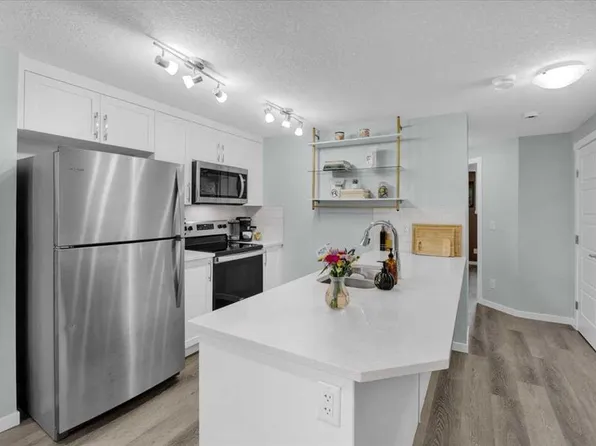 474 S Seton Cir SE #216, Calgary, AB T3M 2Y8