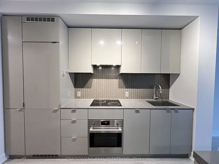 7 Grenville St #1110 — Photo 2