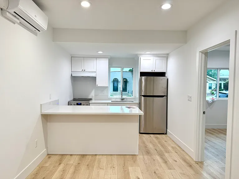 3601 E Vermont St #17 — Photo 10