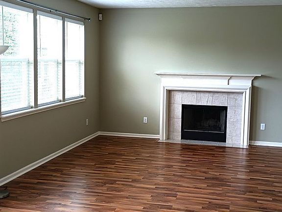 3rd image of 12275 Cobblestone Dr