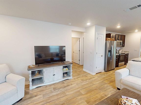 5th image of 4165 Chickadee St