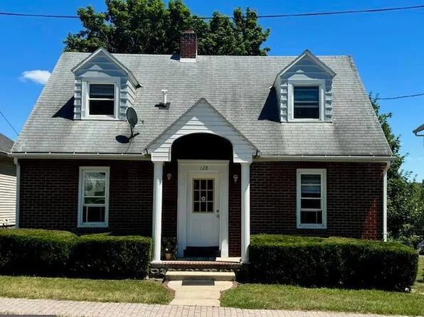 128 Center St, Frostburg, MD 21532