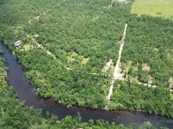 22 Northwest Ave, Jasper, FL 32052