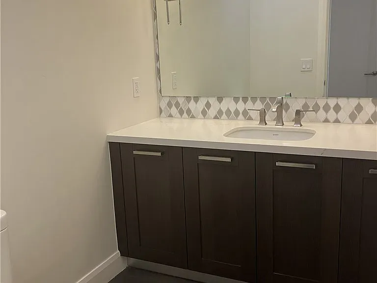 378 W Green St #131 — Photo 23