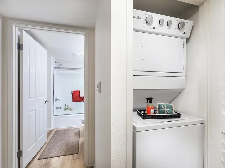 Woodbridge Pines Apartment Homes — Photo 11