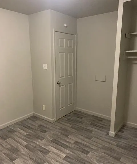 734 Saint Nicholas Dr — Photo 4