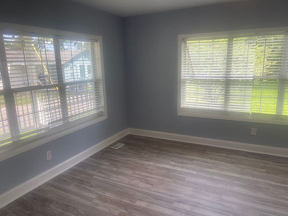 4th image of 2227 Easton St