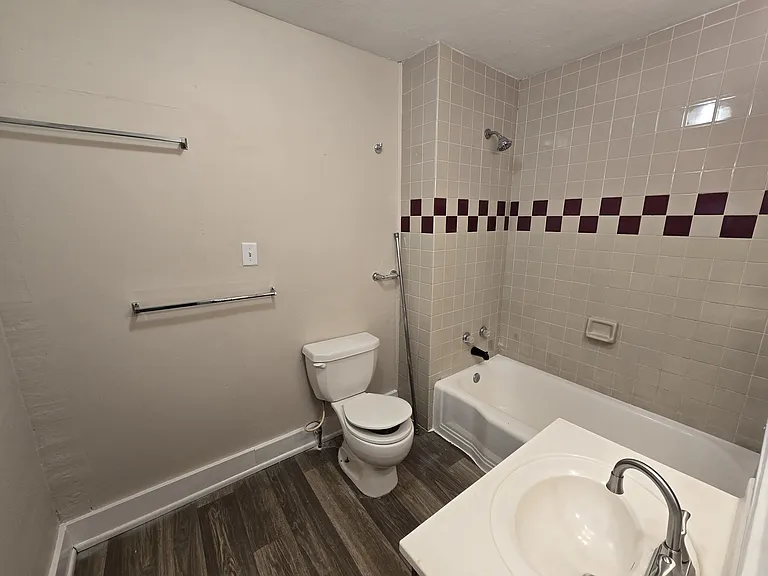 629 S 32nd St — Photo 10